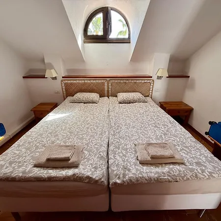 Sunny 2-bedroom In Parque Santiago Ii Appartement