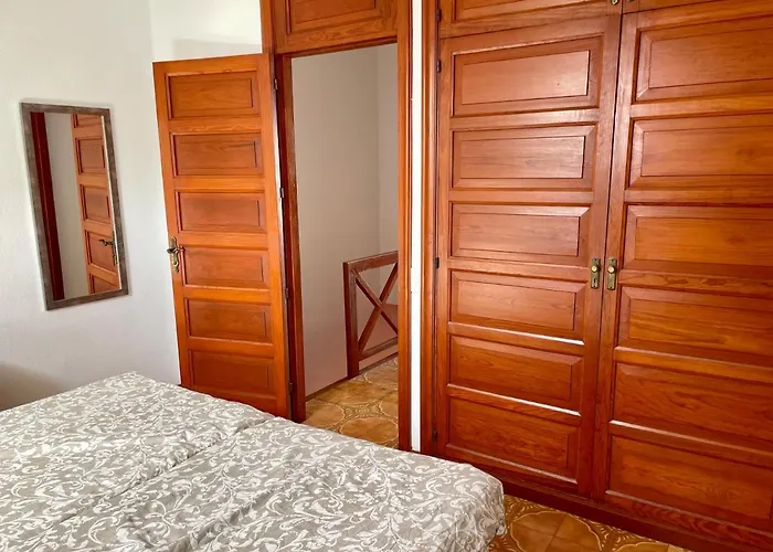 Sunny 2-bedroom In Parque Santiago Ii شقة *
