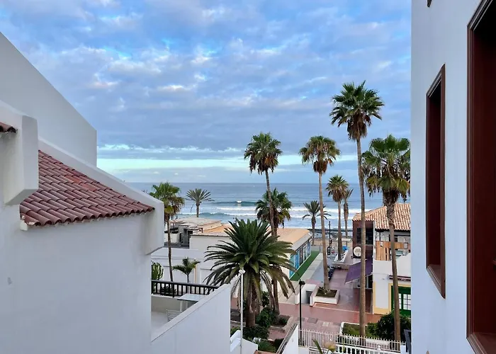 Sunny 2-bedroom In Parque Santiago Ii Διαμέρισμα