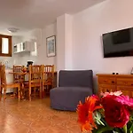 Apartment Sunny 2-bedroom In Parque Santiago Ii