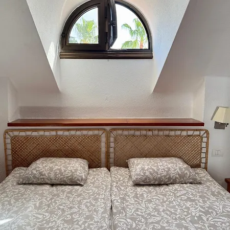 Sunny 2-bedroom In Parque Santiago Ii Playa de las Américas